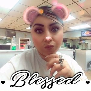 Meet your Posher, Crystal